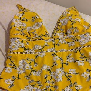 Cupshe Yellow Floral V-Neck Camisole